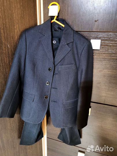 Школьный костюм для мальчика 116 серый