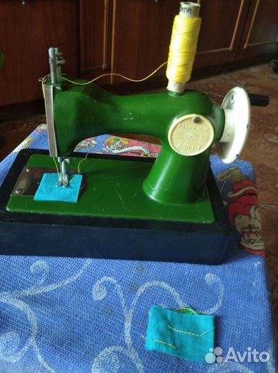 Детская швейная машинка СССР