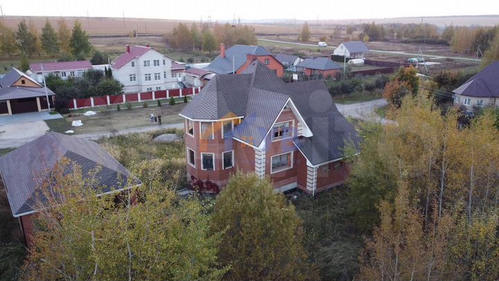 Дом 313 м² на участке 10 сот.