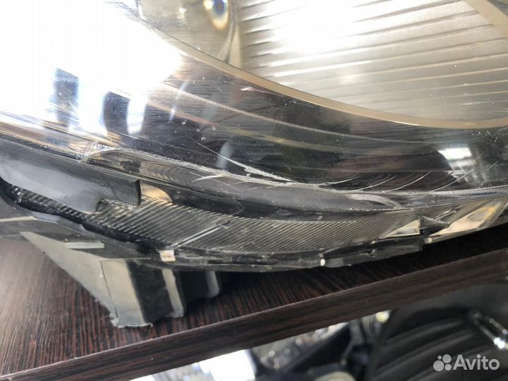 Hyundai IX35 фара правая перед 92102-2Y