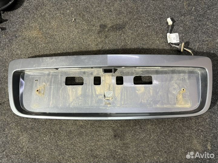 Рамка крышки багажника Nissan Primera P12