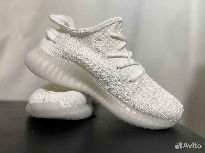 Кроссовки женские yeezy boost 350 белые