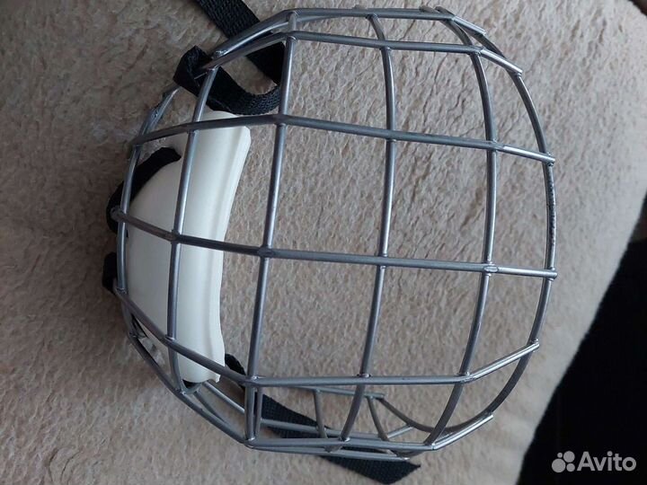 Защита на хоккейный шлем