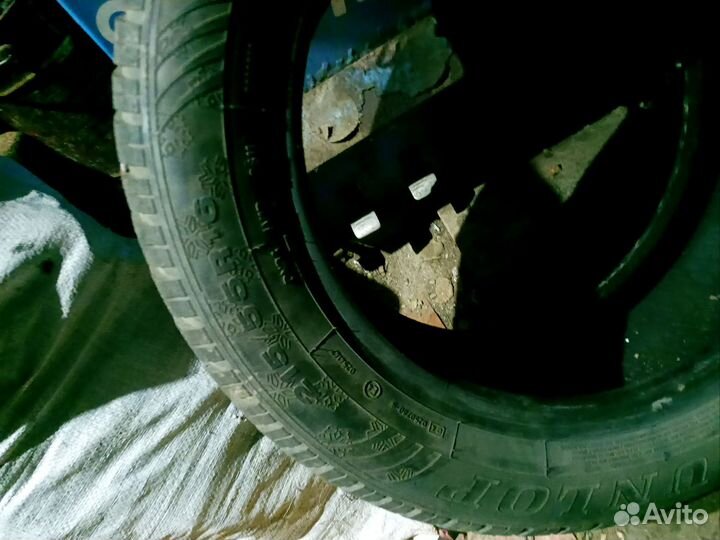 Dunlop SP Winter Sport 4D 215/55 R16 93