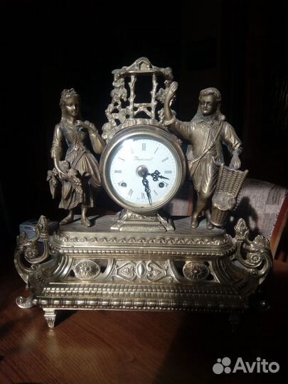 Старинные каминные часы с подсвечниками