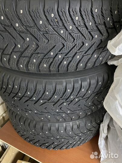 Nokian Tyres Hakkapeliitta 8 SUV 235/60 R17