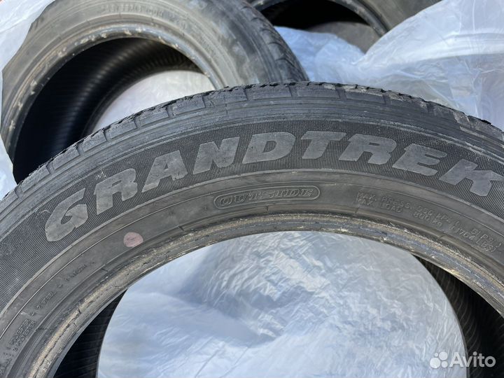 Dunlop Grandtrek ST30 235/55 R18