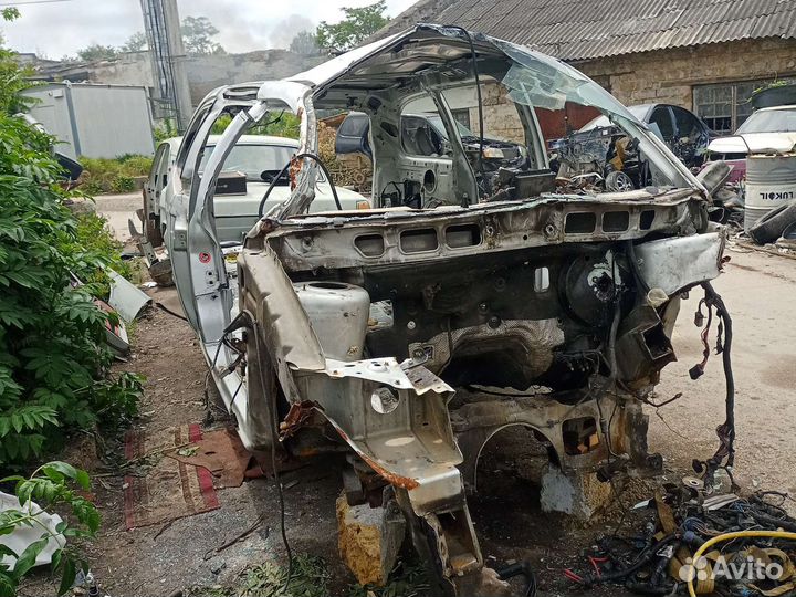 Chrysler voyager dodge caravan кузов частями