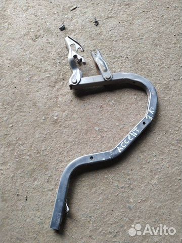 Петля двери багажника задняя левая Hyundai Accent