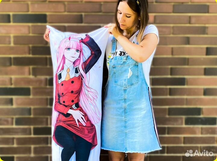 Дакимакура с персонажами из Аниме