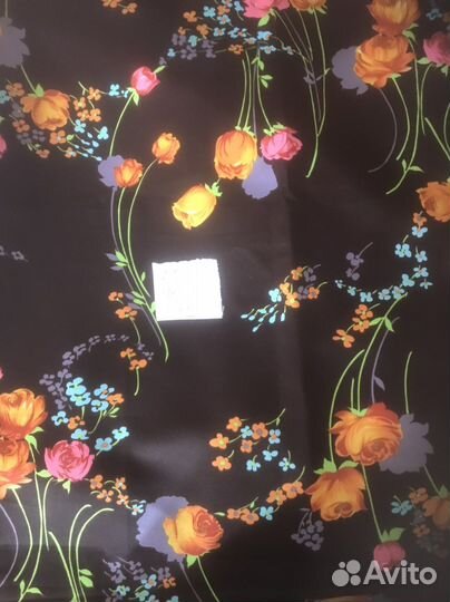 Отрез ткани крепдешин