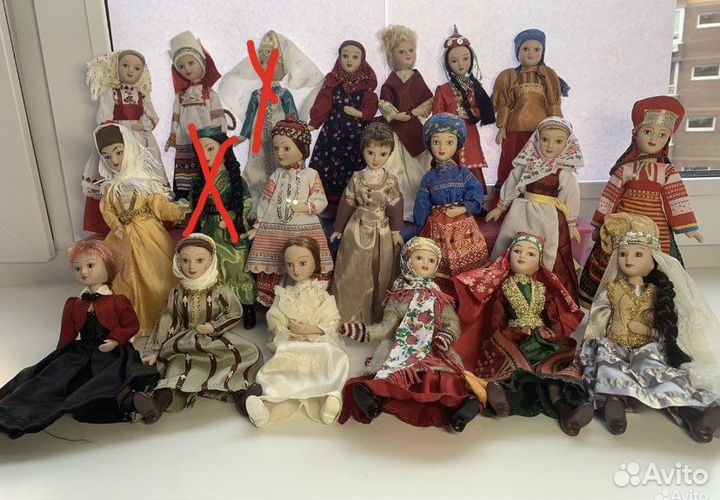 Кукла фарфоровая