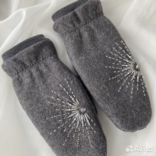 Варежки лоден серые с вышивкой и без вышивки