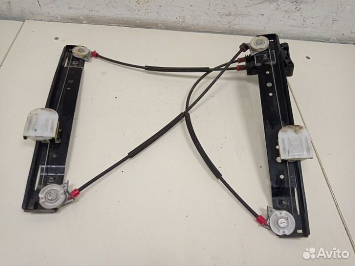 Стеклоподъемник механический задний правый Ford