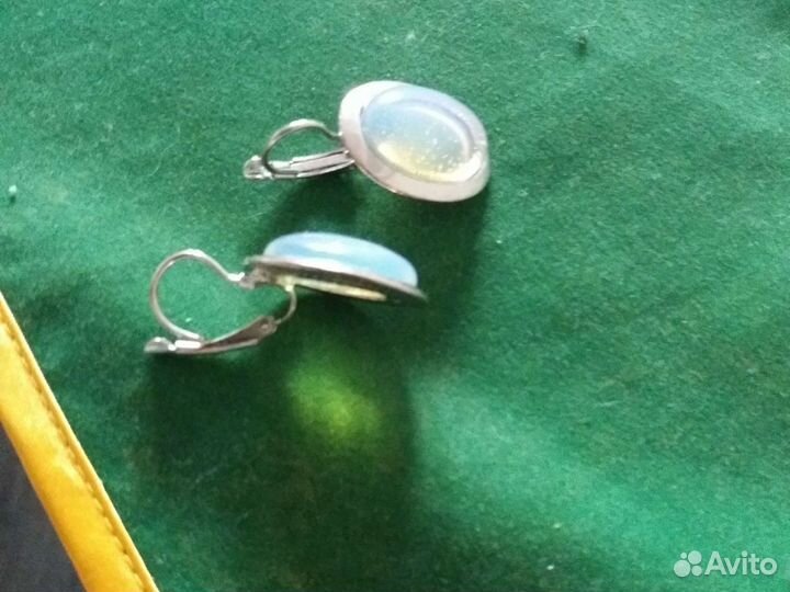 Серьги с зеленым агатом, замок английский