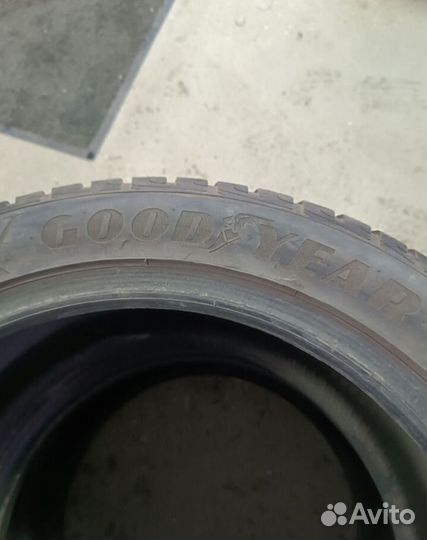 Goodyear Cargo Ultra Grip 255/45 R18 103