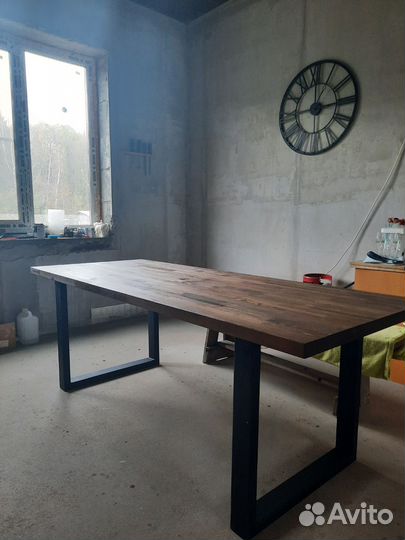 Стол обеденный массив