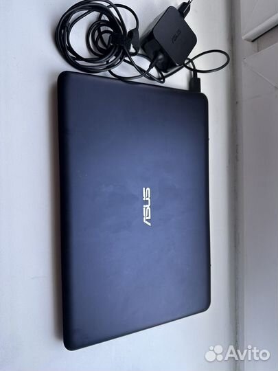 Ноутбук Asus Eeebok X205T