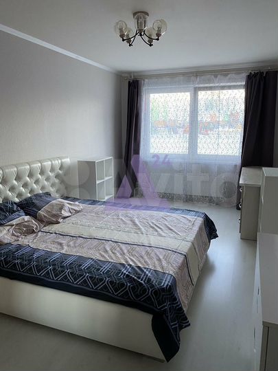 3-к. квартира, 85 м², 1/18 эт.