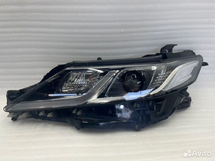 Фара передняя левая Toyota Camry V70/V75 2017-2023