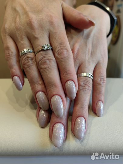 Модель на маникюр