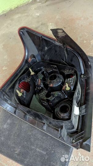 Задний фонарь Avensis