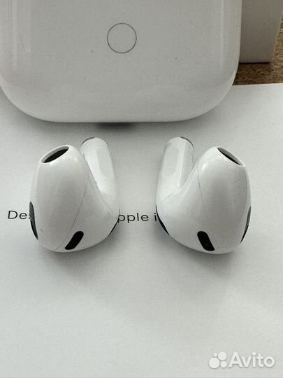 Продаю AirPods 3rd gen, 2 rd gen