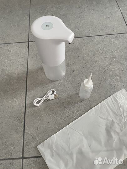 Диспенсер для мыла сенсорный