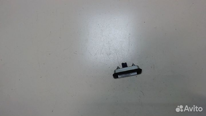 Кнопка багажника Skoda SuperB, 2012