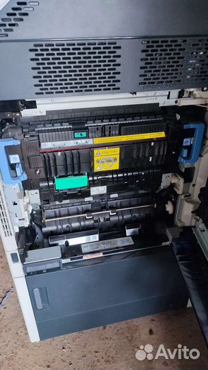 Лазерный мфу HP Color LaserJet CM6030f MFP