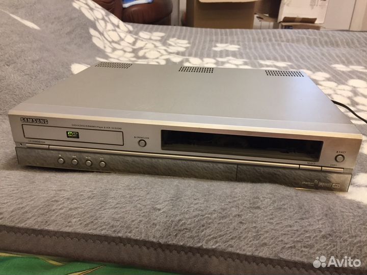 Видеомагнитофон и DVD плеер samsung
