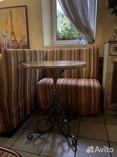 Дизайнерский столик