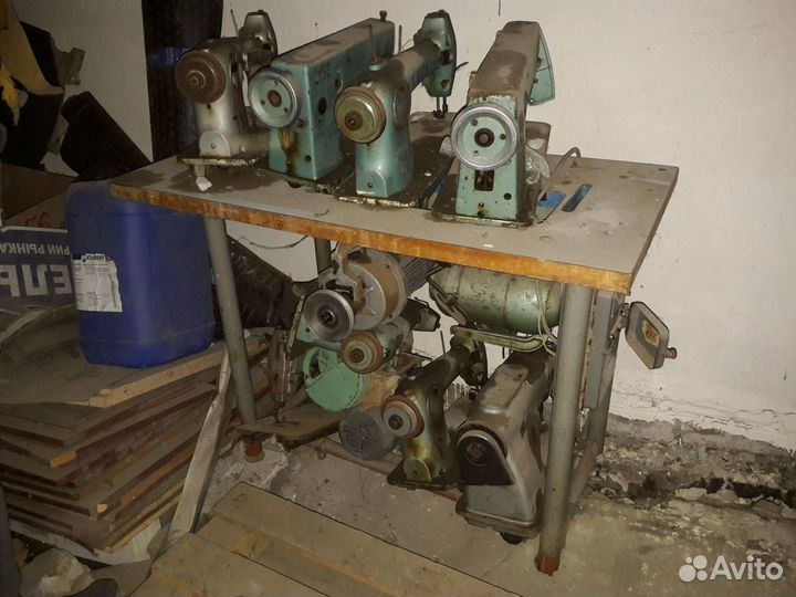 Промышленные швейные машинки со столом