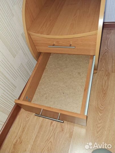 Трюмо с зеркалом