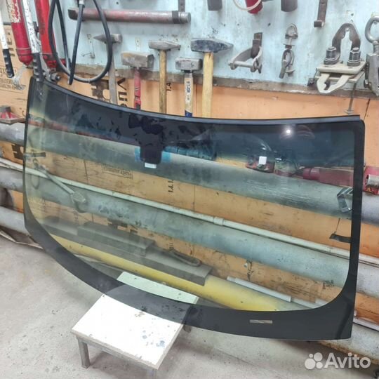 Лобовое стекло