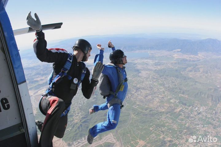 Прыжок с парашютом в тандеме