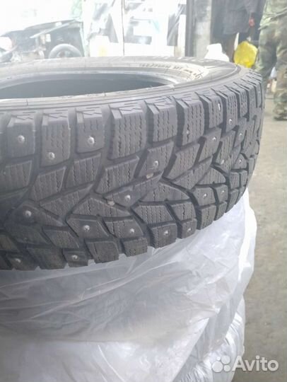 Dunlop SP Winter Ice 02 185/70 R14 92T