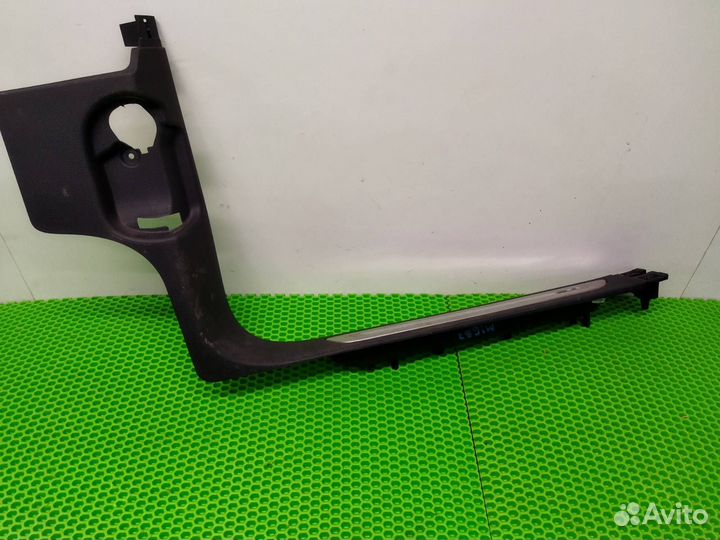 Накладка порога передняя правая Volkswagen Touareg