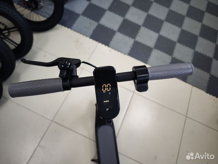 Электросамокат Bai W1