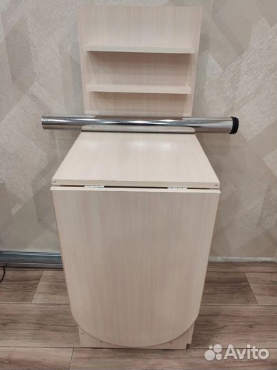 Маникюрный стол складной