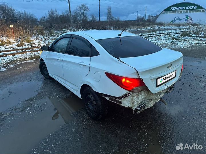 Hyundai Solaris 1.6 МТ, 2013, битый, 162 000 км