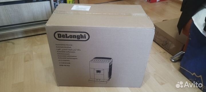 Кофемашина DeLonghi ecam 22.110.B черная