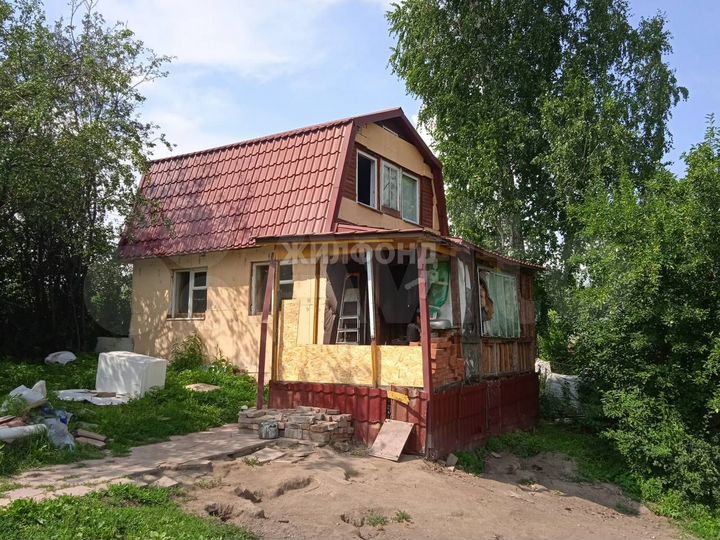 Дом 53 м² на участке 9,9 сот.