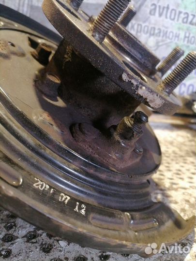 Кулак задний правый Hyundai Ix35