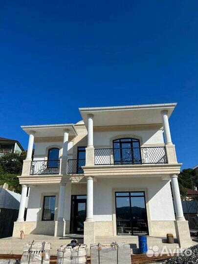 Облицовка фасада дагестанским камнем