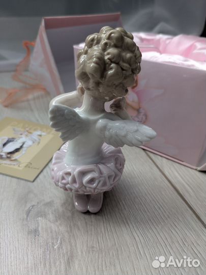 Статуэтка фарфор