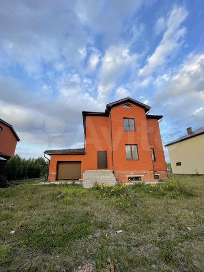 Коттедж 269 м² на участке 7,5 сот.