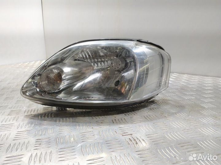 Фара Volkswagen Fox (2005-2011)
