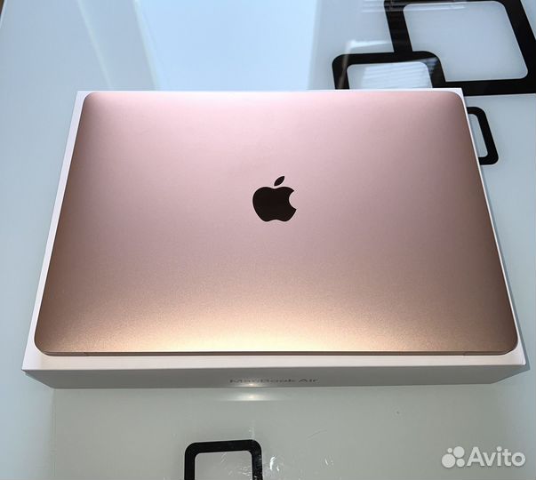 Apple MacBook Air 13 2020 m1 8gb 256 A2337