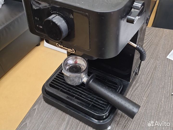 Кофеварка рожковая De'Longhi Stilosa EC230.BK